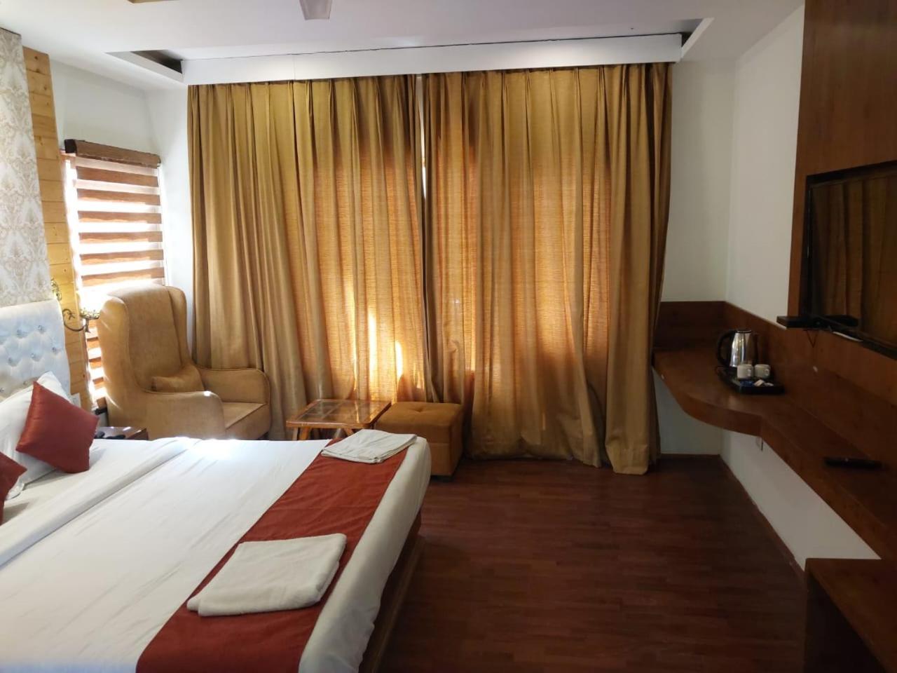 Hotel Di Villa Манали Экстерьер фото